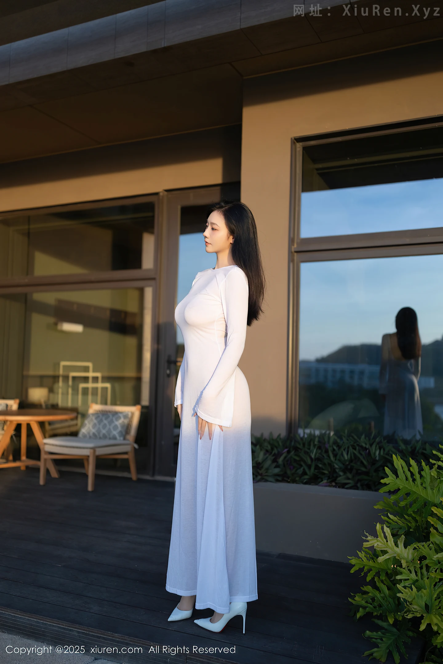 图片[2]-[XiuRen秀人网] VOL.10747 模特安然anran性感白色连衣长裙配超薄肉色秀曼妙身姿诱惑写真80P-秀人网官方网站